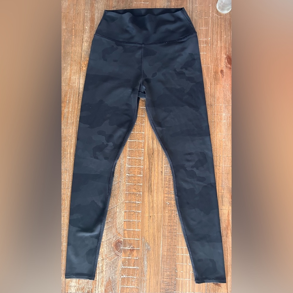 ALO dark blue camo leggings size xl